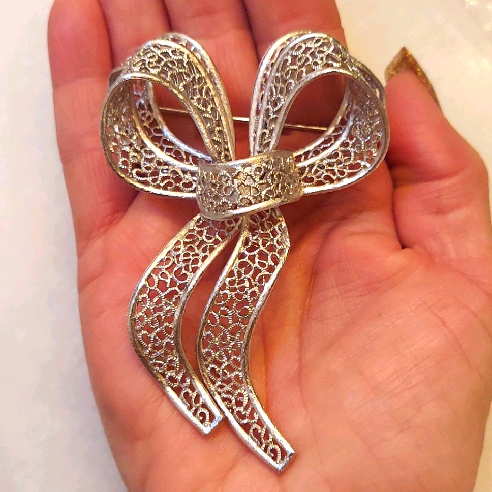 Judy Lee Silver Brooch 48$